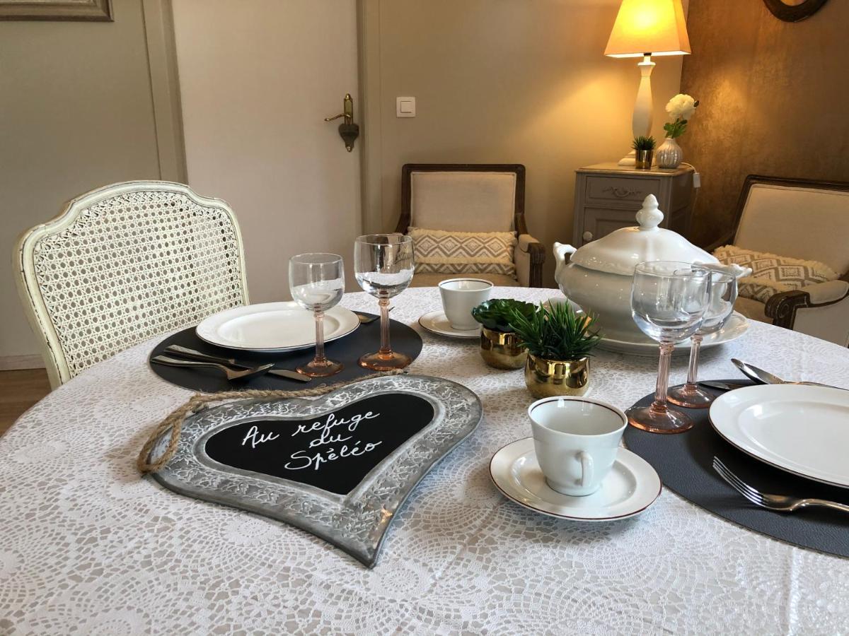 Bed and Breakfast Au Refuge Du Speleo Hotton Zewnętrze zdjęcie